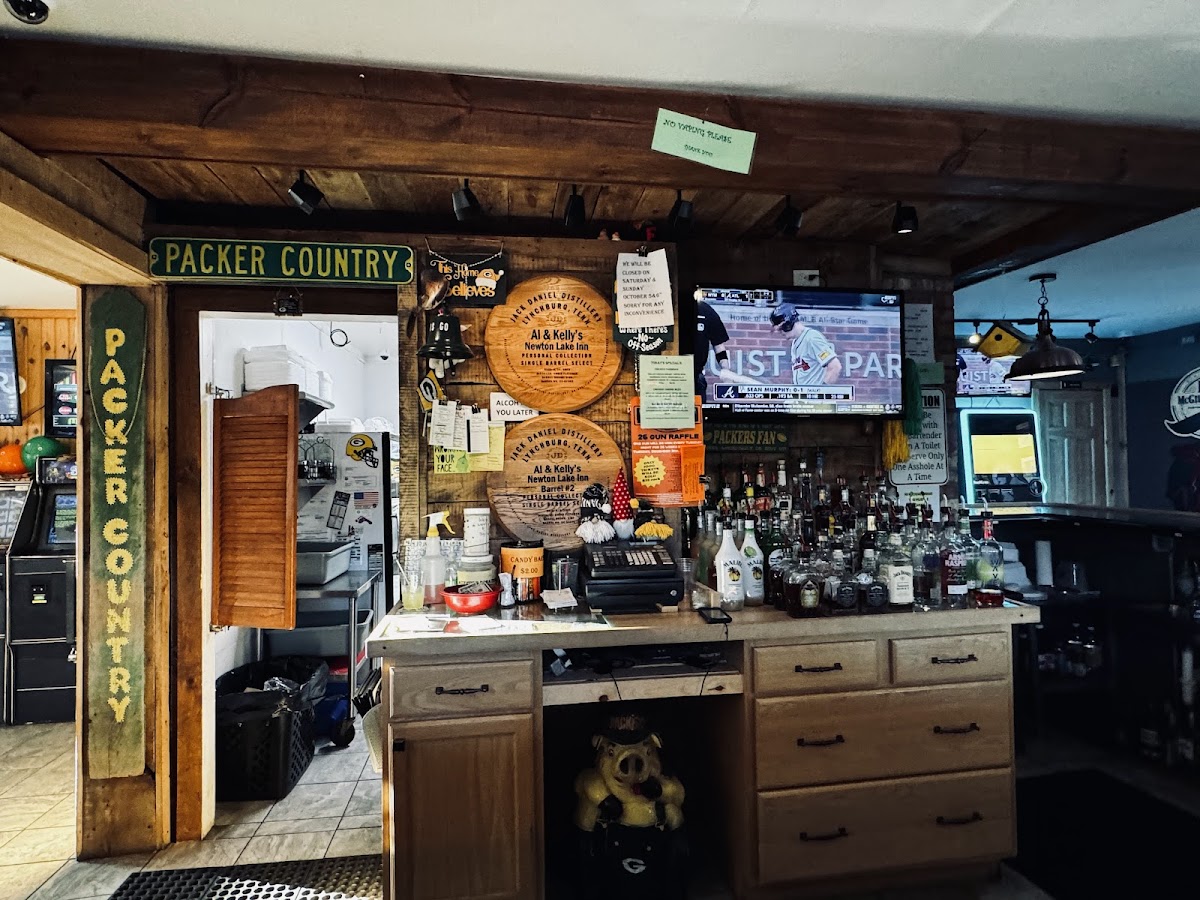 Al And Kelly's Newton Lake Inn